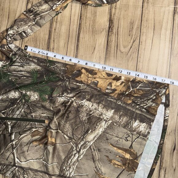 Women’s Under Armour All Season Gear Medium Fitted Camouflage Half Zip Pullover - Picture 9 of 9